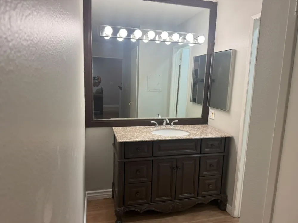 17900 Sherman #504 Reseda, CA 91335