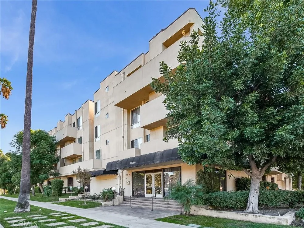 17900 Sherman #504 Reseda, CA 91335