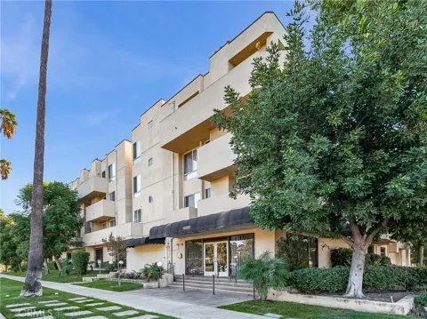 17900 Sherman #504