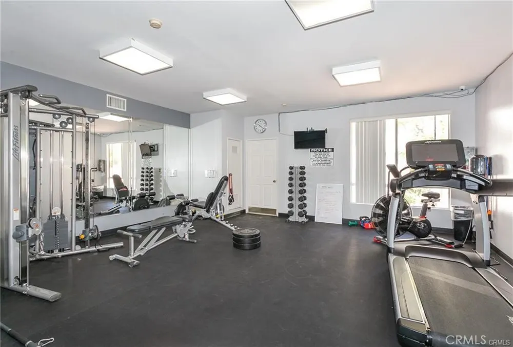 17900 Sherman #504 Reseda, CA 91335