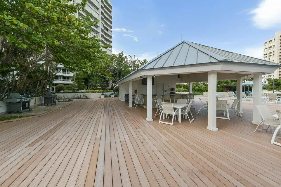 4201 OCEAN #1605 Boca Raton, FL 33431