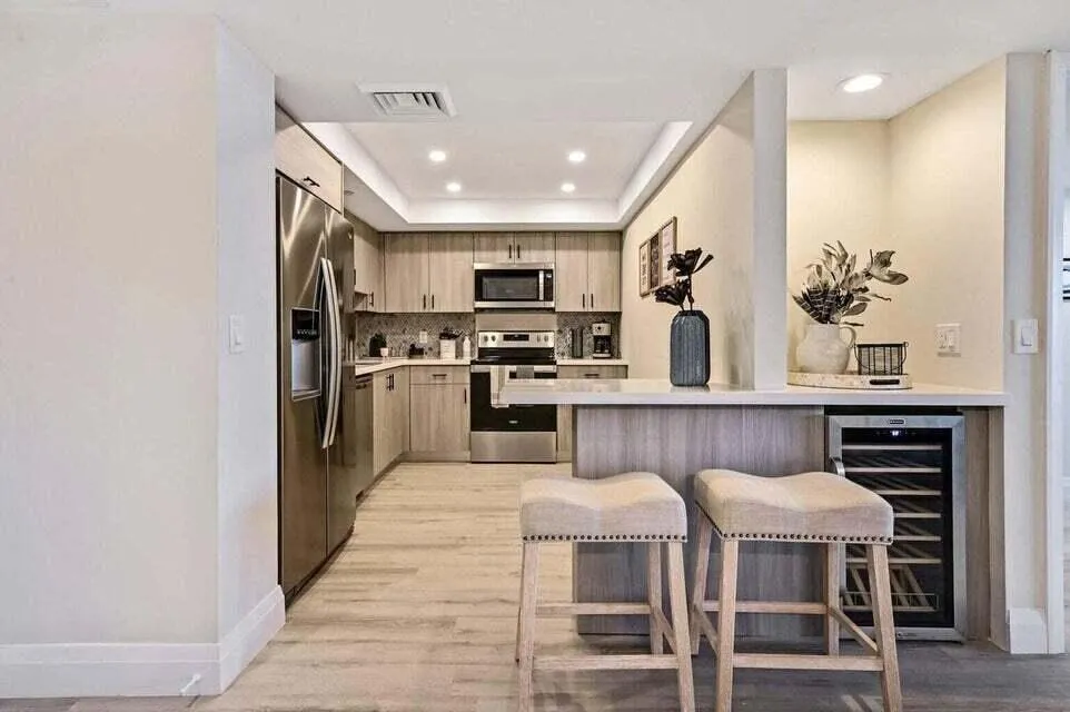 4201 OCEAN #1605 Boca Raton, FL 33431