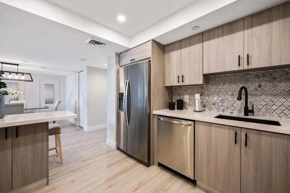 4201 OCEAN #1605 Boca Raton, FL 33431