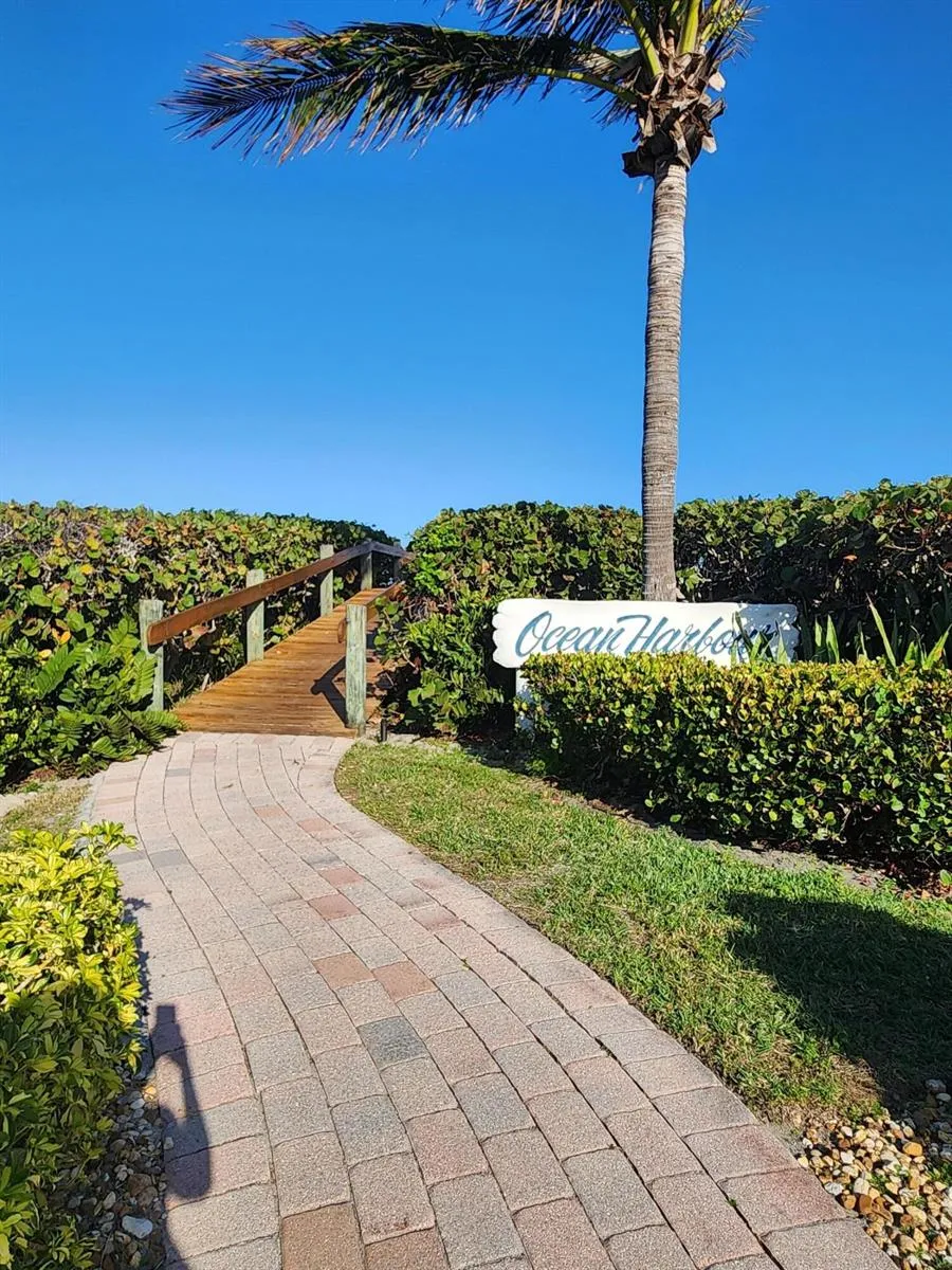 5167 HIGHWAY A1A #201 Fort Pierce, FL 34949