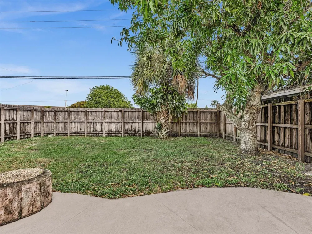 222 NE 9th Avenue Deerfield Beach, FL 33441