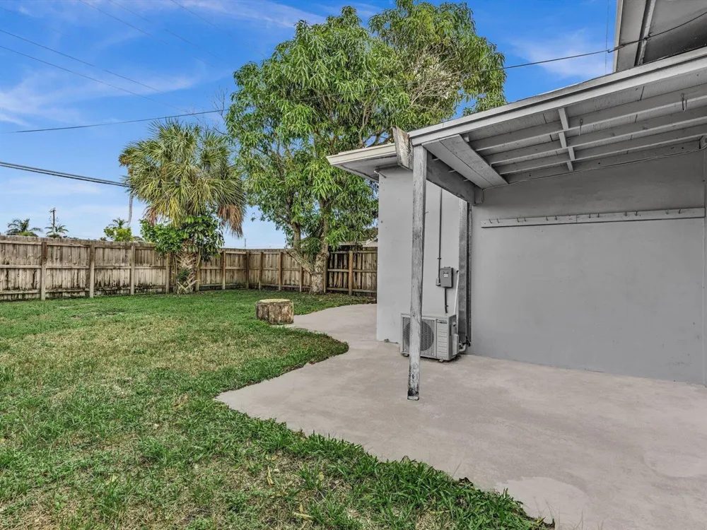 222 NE 9th Avenue Deerfield Beach, FL 33441
