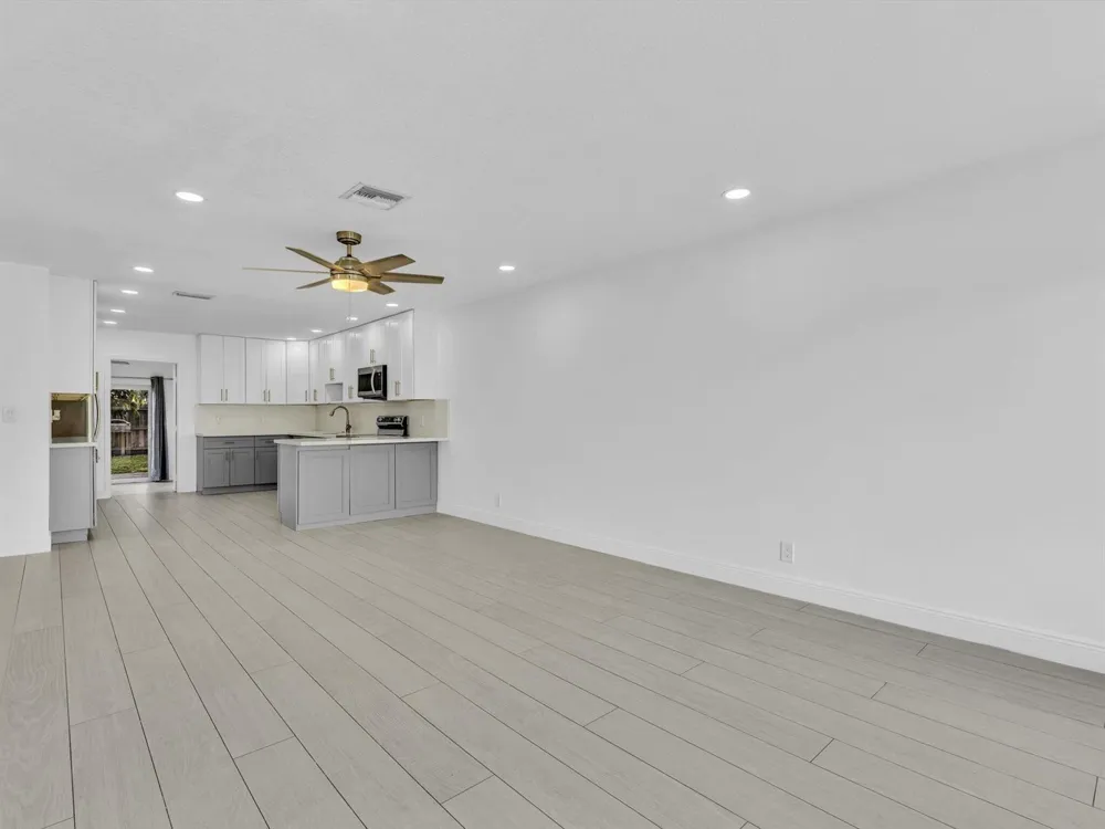 222 NE 9th Avenue Deerfield Beach, FL 33441