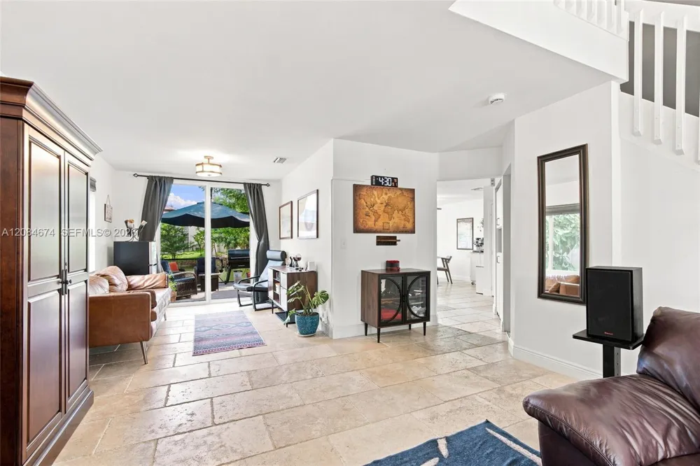 10830 NW 12th Pl Plantation, FL 33322