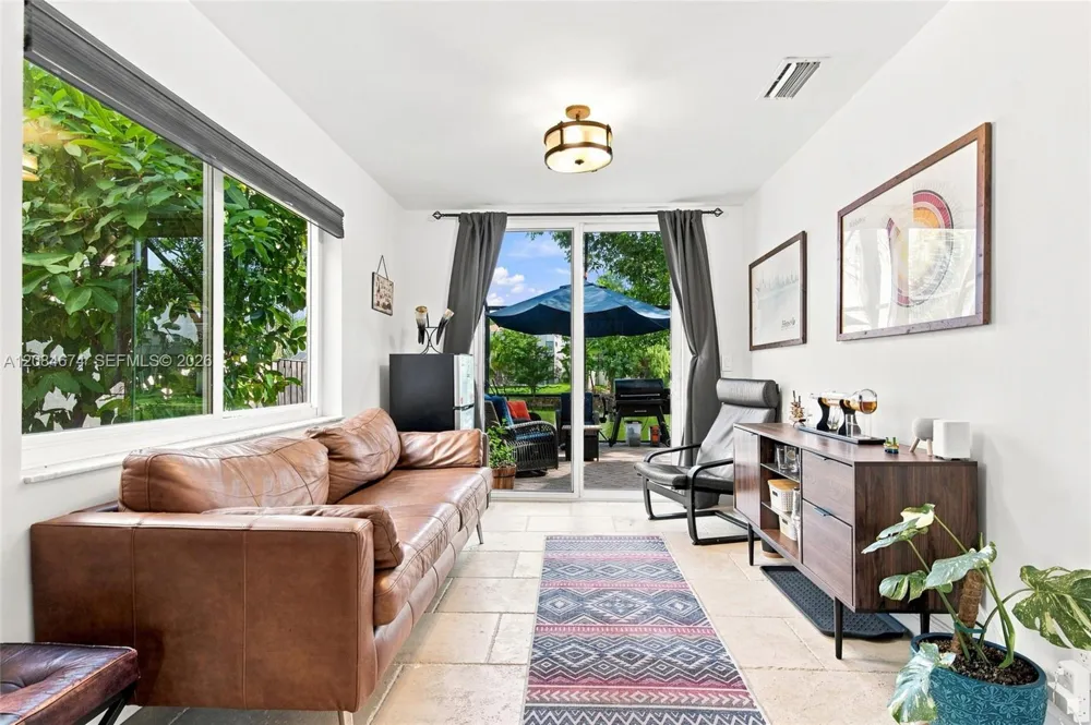 10830 NW 12th Pl Plantation, FL 33322