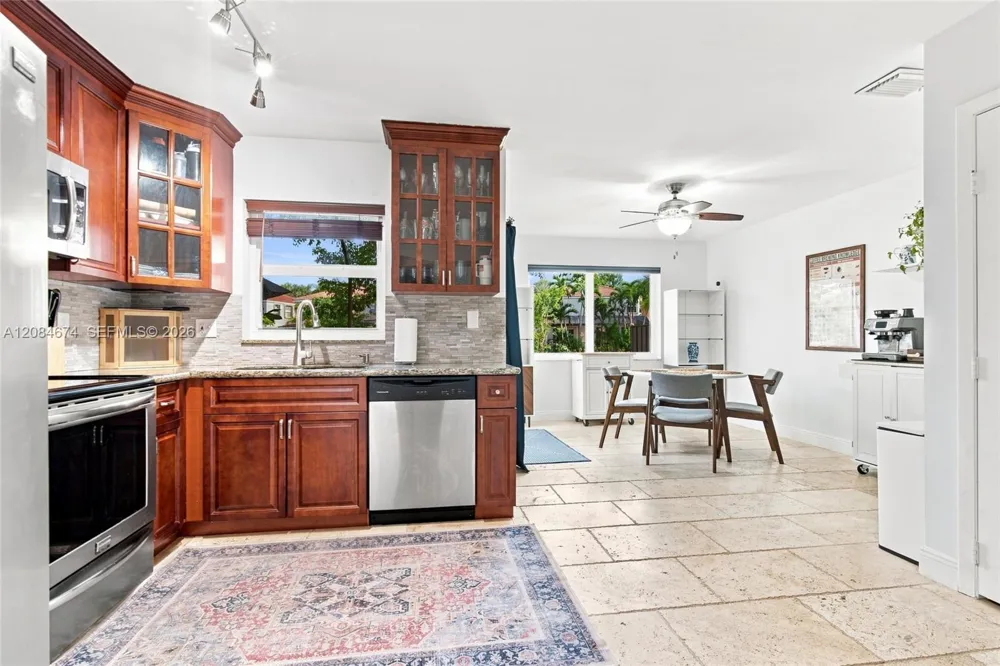 10830 NW 12th Pl Plantation, FL 33322