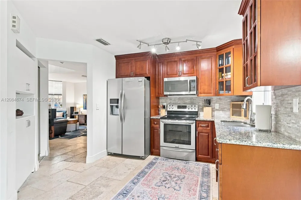 10830 NW 12th Pl Plantation, FL 33322