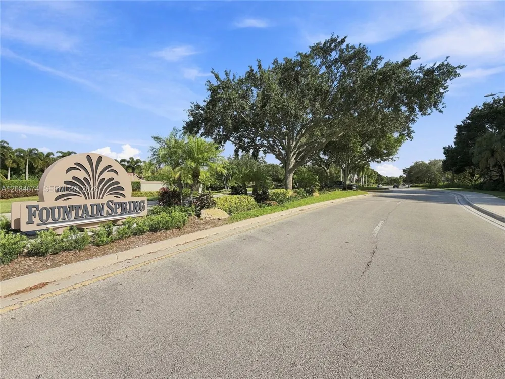 10830 NW 12th Pl Plantation, FL 33322