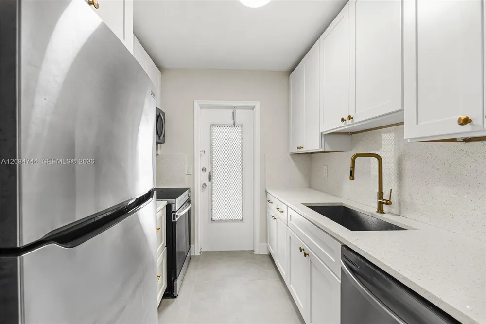 2418 Polk St #204 Hollywood, FL 33020