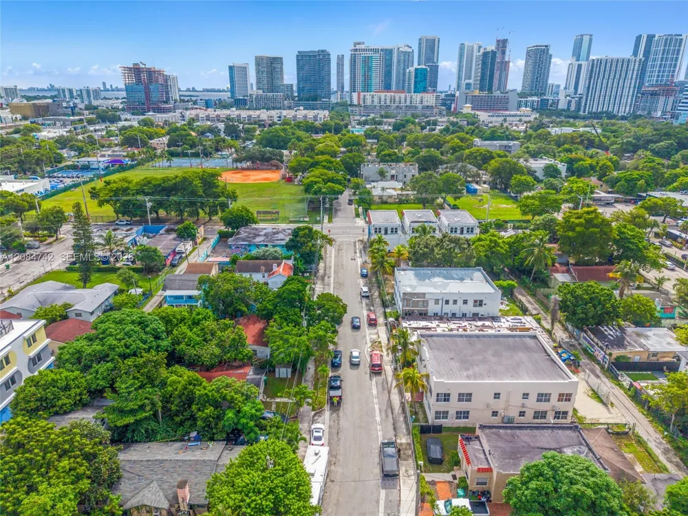 244 NW 34th St Miami, FL 33127