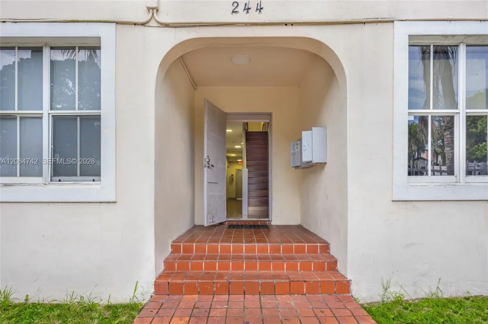 244 NW 34th St Miami, FL 33127