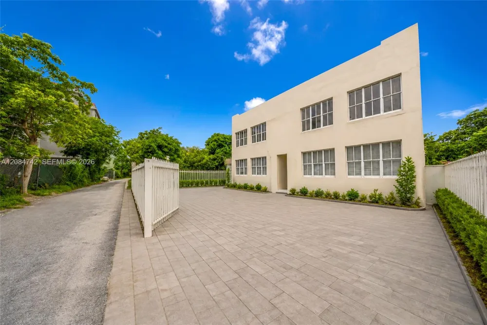 244 NW 34th St Miami, FL 33127