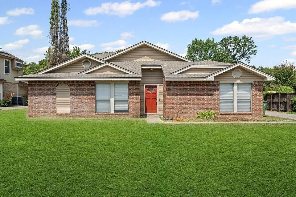 5505 Oak Brook Road Arlington, TX 76016