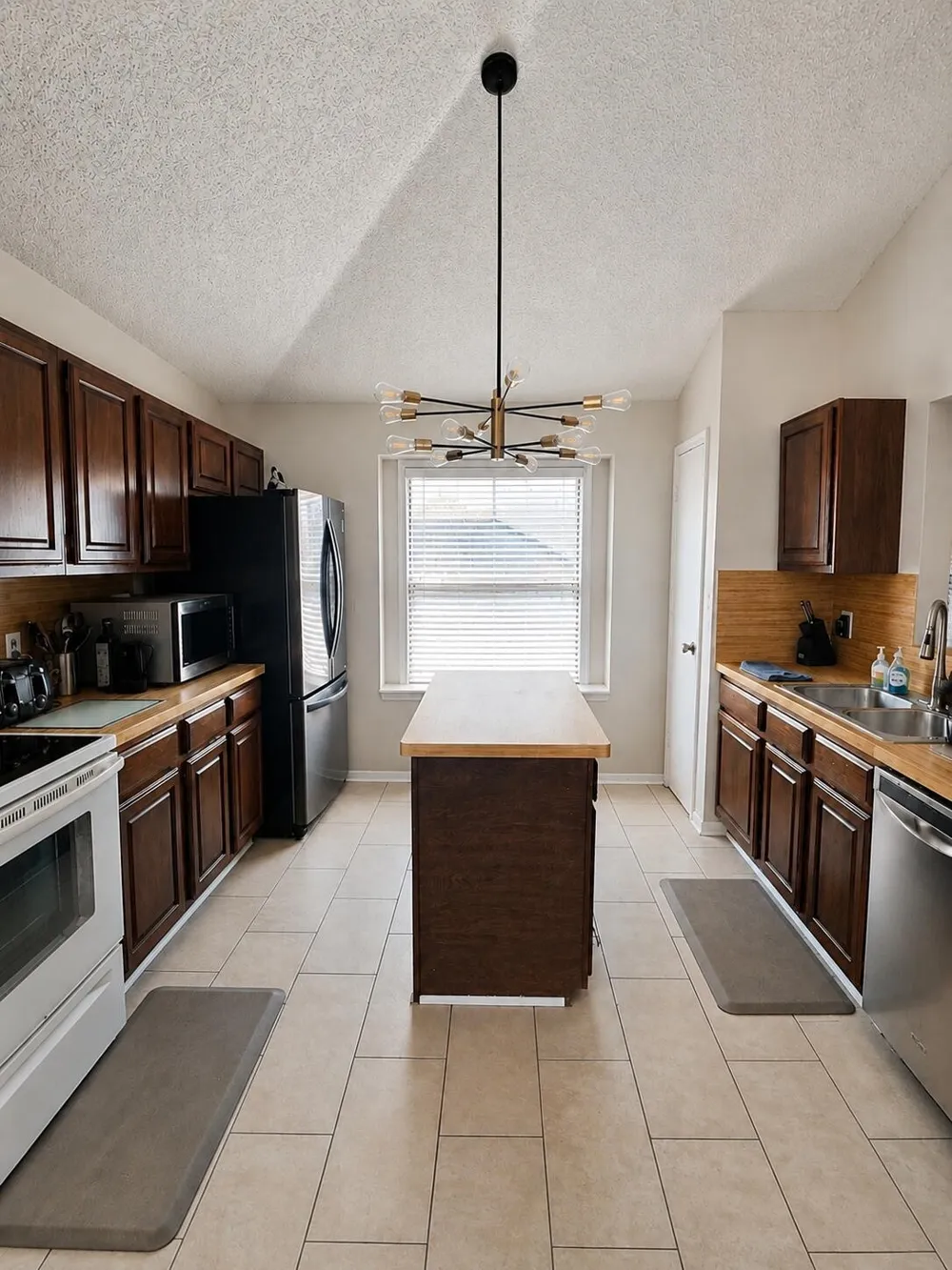 5505 Oak Brook Road Arlington, TX 76016