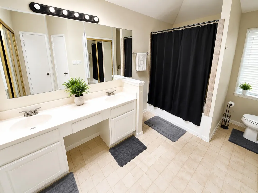 5505 Oak Brook Road Arlington, TX 76016