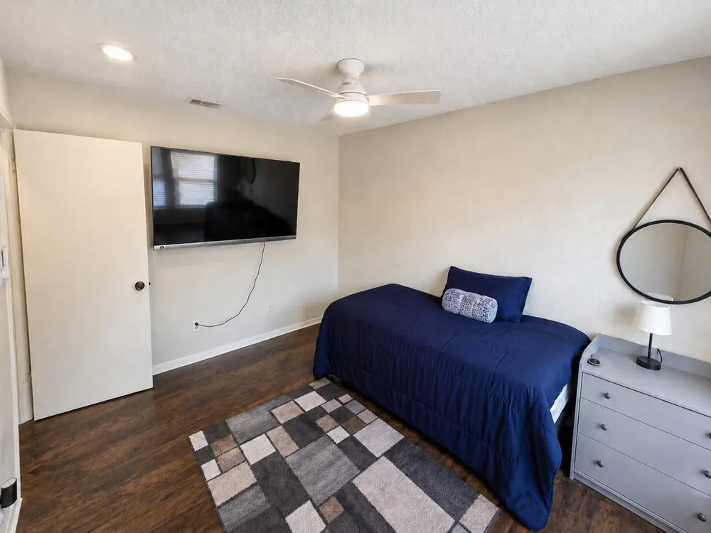 5505 Oak Brook Road Arlington, TX 76016