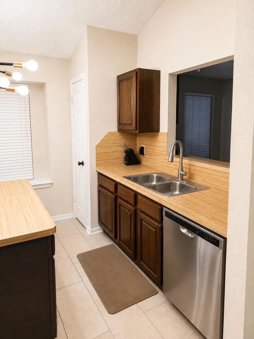 5505 Oak Brook Road Arlington, TX 76016