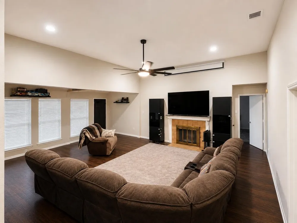 5505 Oak Brook Road Arlington, TX 76016