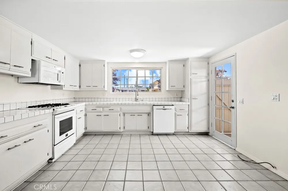 19742 Potomac Lane Huntington Beach, CA 92646