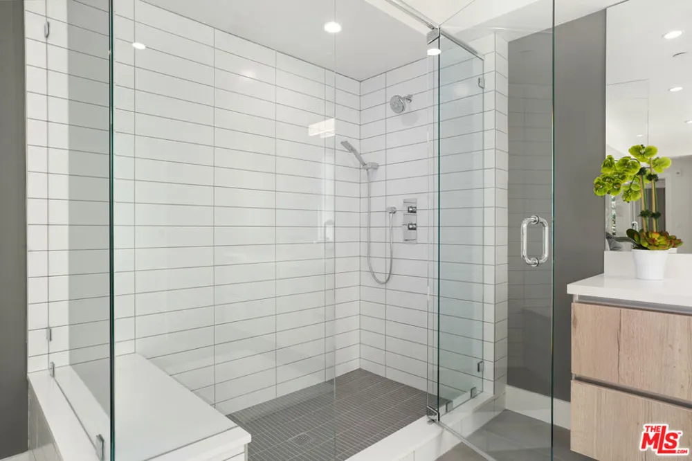 8210 Fountain Avenue #203 West Hollywood, CA 90046