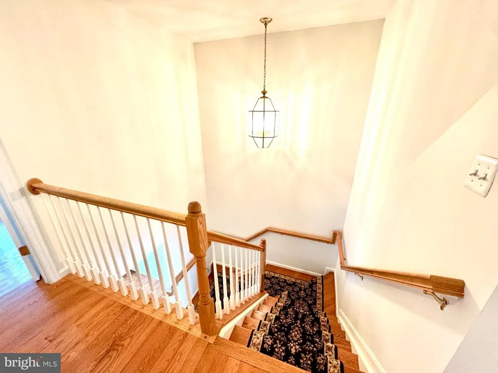 3381 BEECHCLIFF DRIVE Alexandria, VA 22306