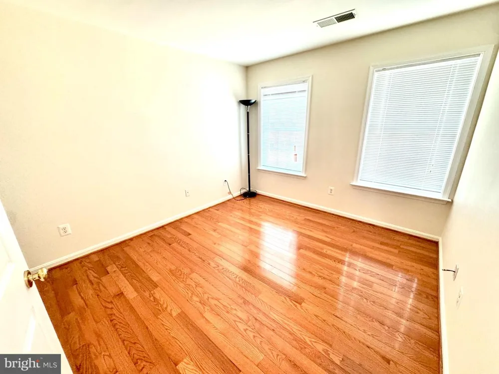 3381 BEECHCLIFF DRIVE Alexandria, VA 22306