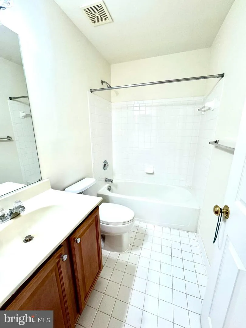 3381 BEECHCLIFF DRIVE Alexandria, VA 22306