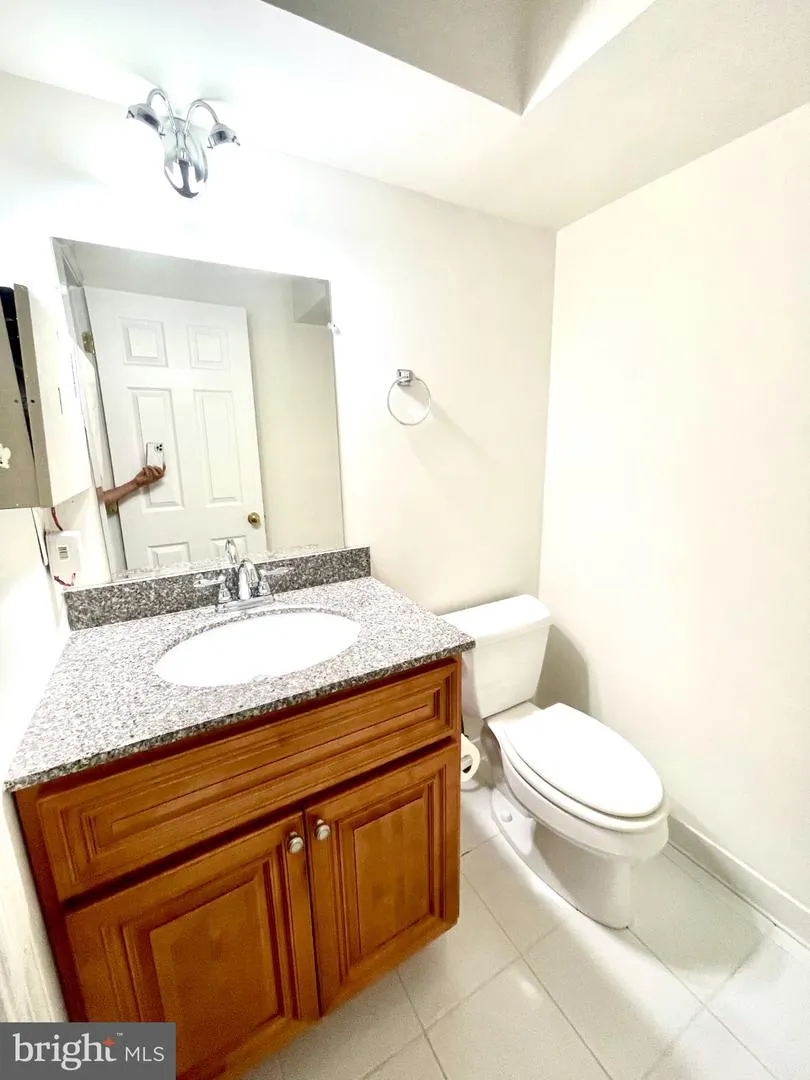 3381 BEECHCLIFF DRIVE Alexandria, VA 22306