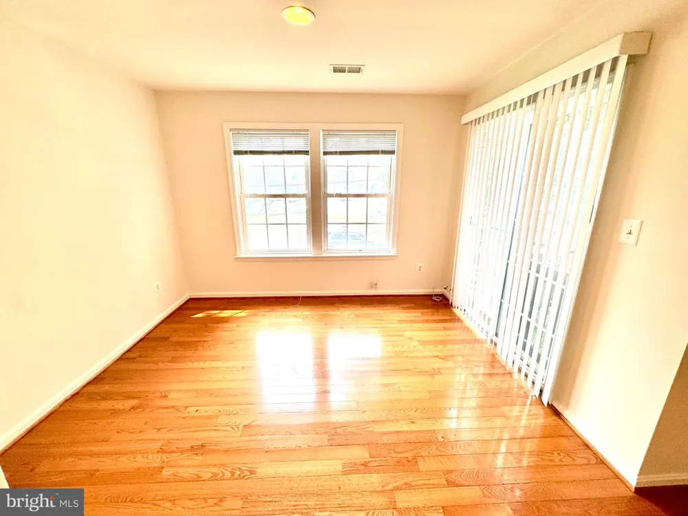 3381 BEECHCLIFF DRIVE Alexandria, VA 22306
