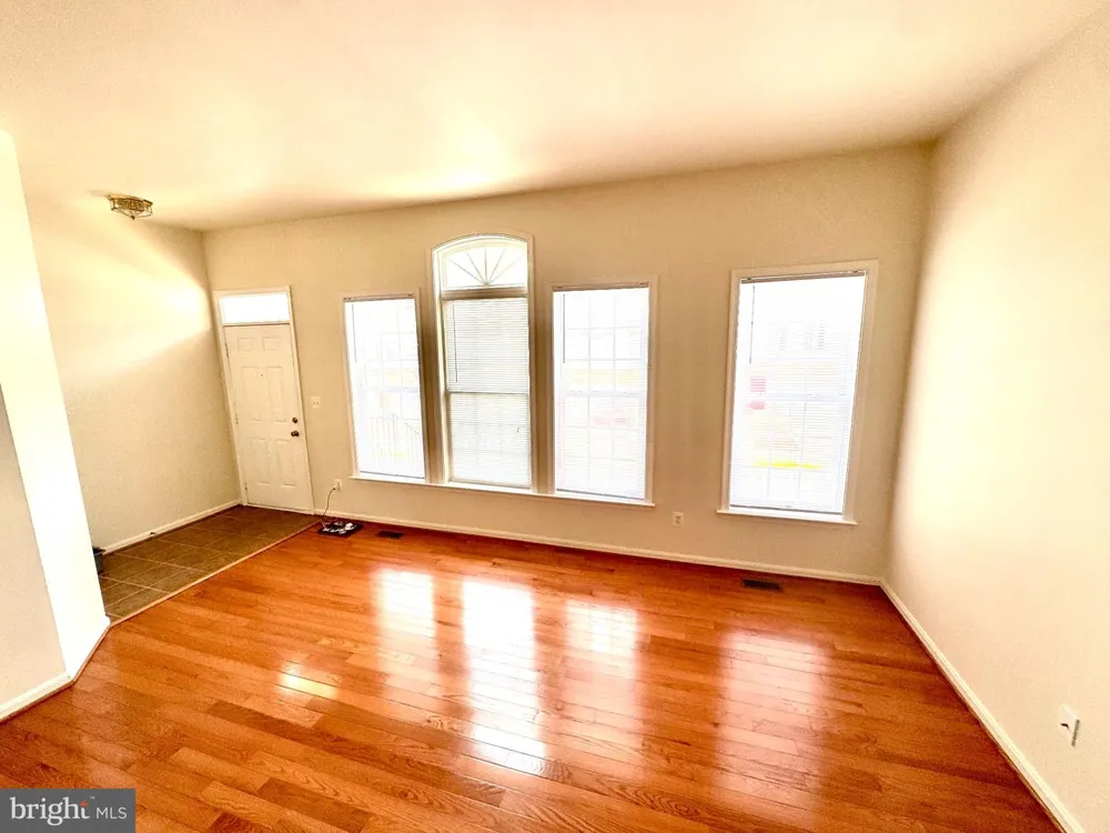 3381 BEECHCLIFF DRIVE Alexandria, VA 22306