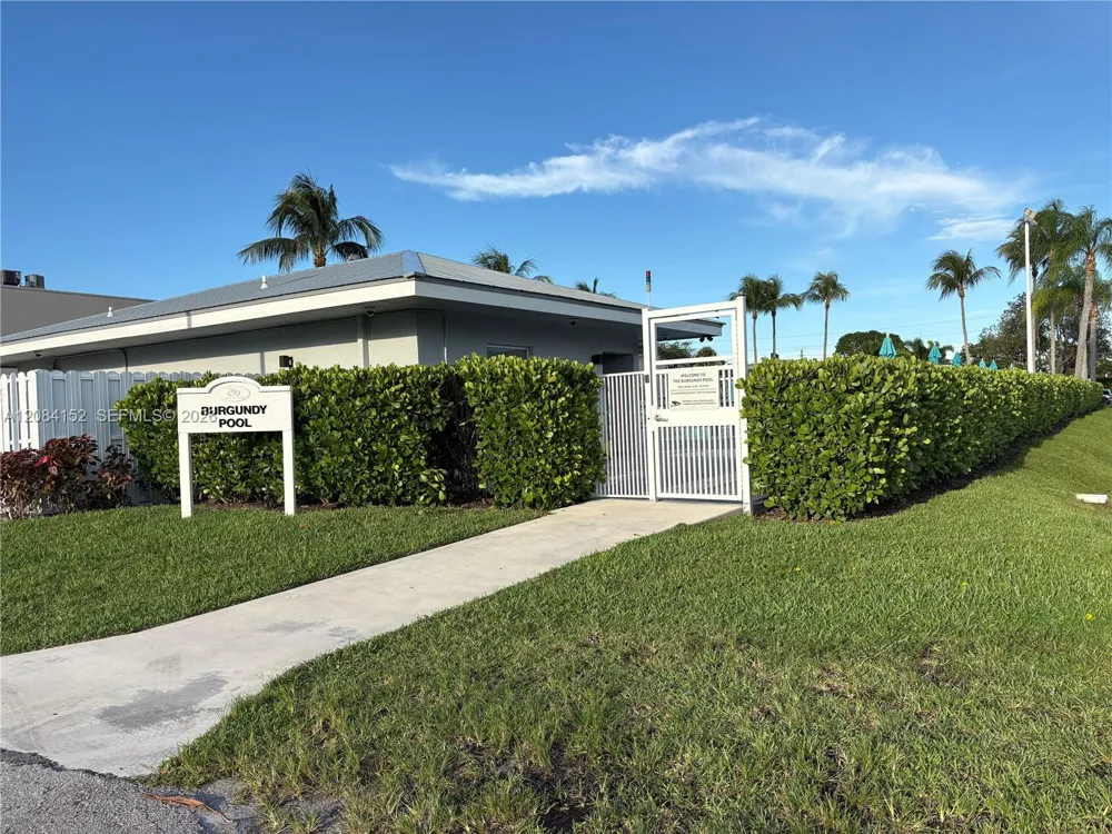 368 Burgundy H #368 Delray Beach, FL 33484