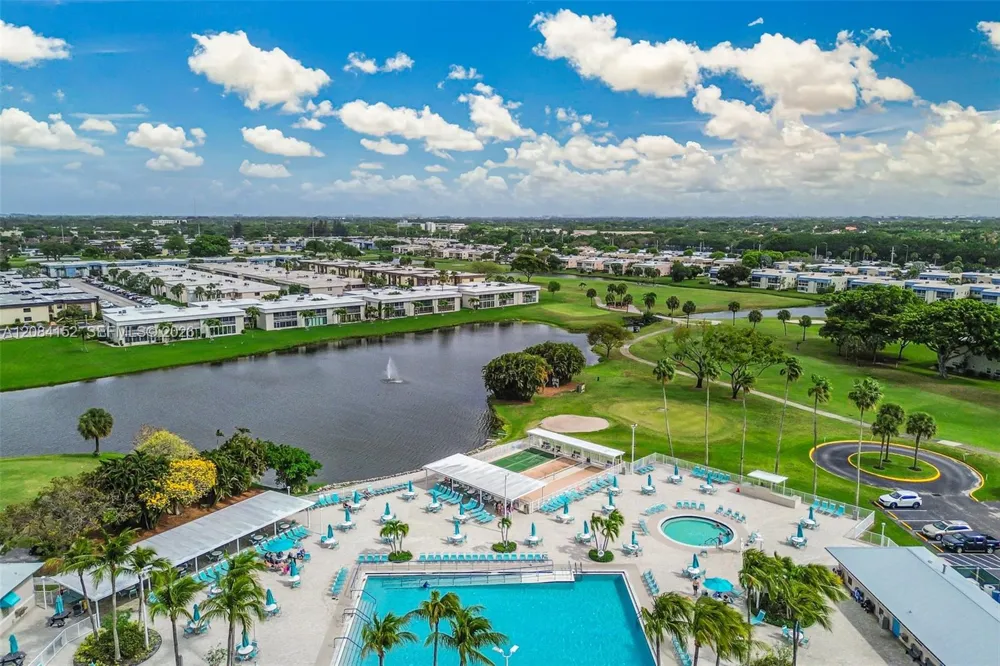 368 Burgundy H #368 Delray Beach, FL 33484