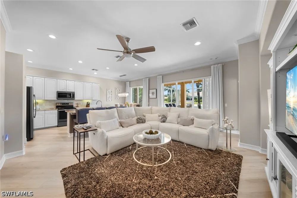 Manchester Drive Naples, FL 34114