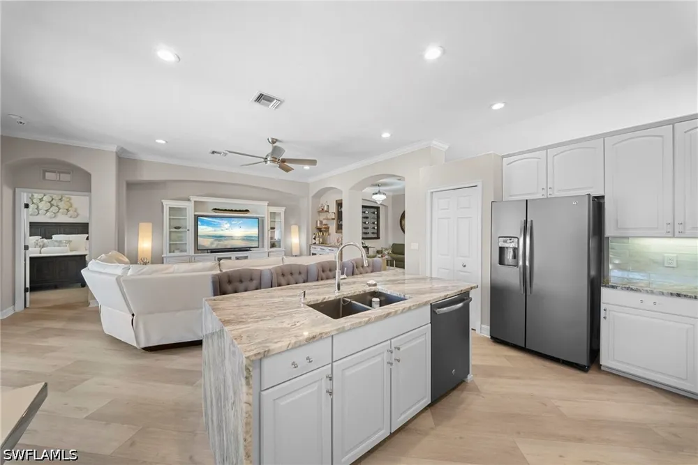 Manchester Drive Naples, FL 34114