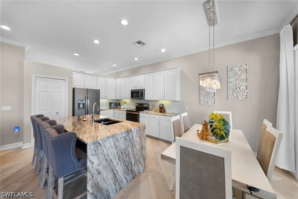 Manchester Drive Naples, FL 34114