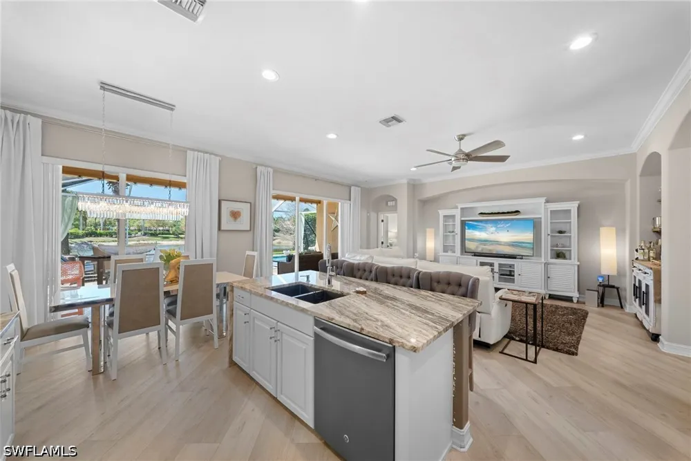 Manchester Drive Naples, FL 34114