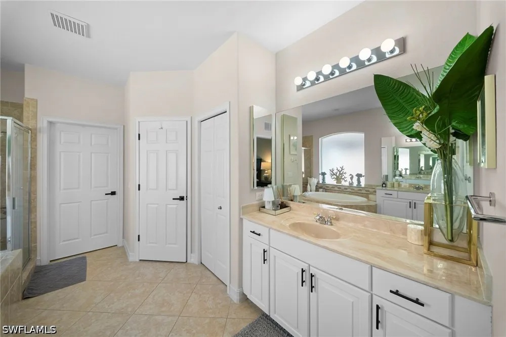 Manchester Drive Naples, FL 34114