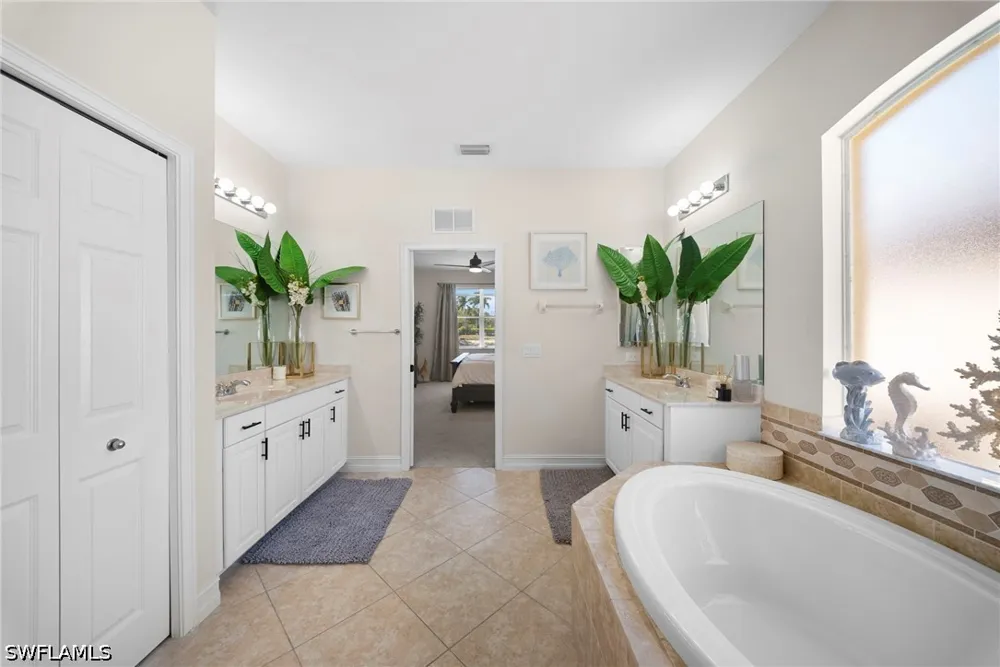 Manchester Drive Naples, FL 34114