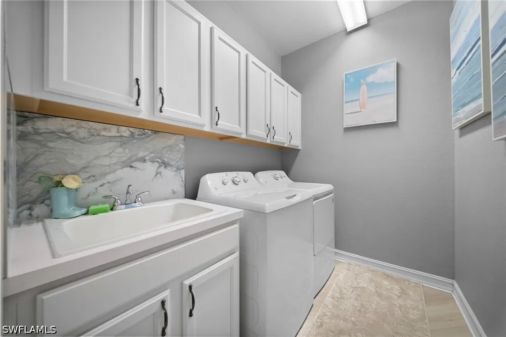 Manchester Drive Naples, FL 34114