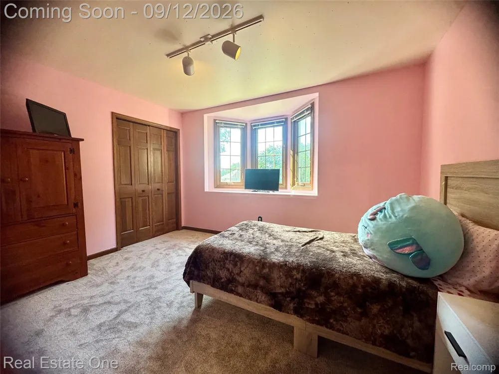1982 Heritage Hill Court Rochester Hills City, MI 48306