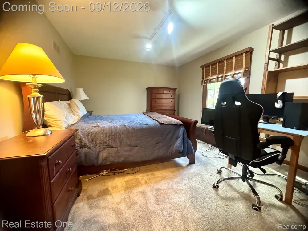 1982 Heritage Hill Court Rochester Hills City, MI 48306