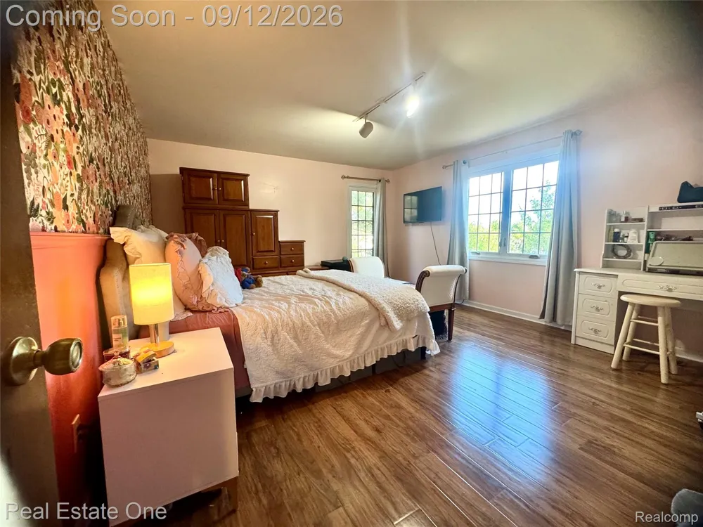 1982 Heritage Hill Court Rochester Hills City, MI 48306