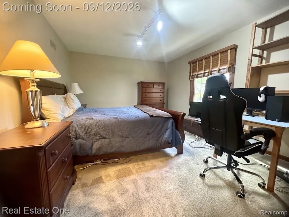 1982 Heritage Hill Court Rochester Hills City, MI 48306