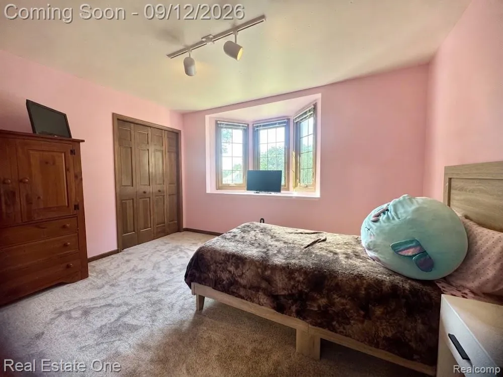 1982 Heritage Hill Court Rochester Hills City, MI 48306