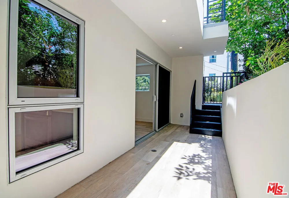1236 Fairfax Avenue #4 West Hollywood, CA 90046