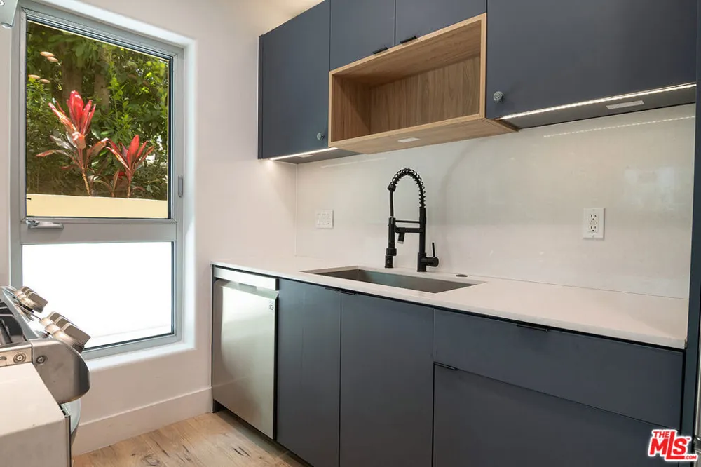 1236 Fairfax Avenue #4 West Hollywood, CA 90046